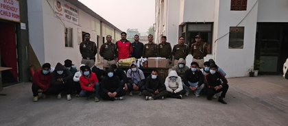 Delhi: Illegal bar busted in Samaypur Badli; 25 detained, liquor and hookahs seized | Delhi: Illegal bar busted in Samaypur Badli; 25 detained, liquor and hookahs seized