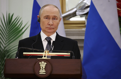 Hotel staff requests for photo, Putin obliges: Russian media | Hotel staff requests for photo, Putin obliges: Russian media