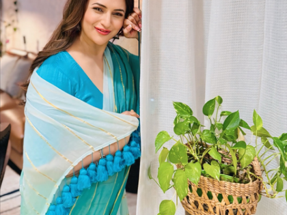 Divyanka Tripathi follows Neena Gupta, openly asks for voice-over work on social media | Divyanka Tripathi follows Neena Gupta, openly asks for voice-over work on social media Divyanka Tripathi follows Neena Gupta, openly asks for voice-over work on social media | Divyanka Tripathi follows Neena Gupta, openly asks for voice-over work on social media