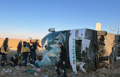 Seven dead, 11 injured in bus crash in Turkey | Seven dead, 11 injured in bus crash in Turkey Seven dead, 11 injured in bus crash in Turkey | Seven dead, 11 injured in bus crash in Turkey