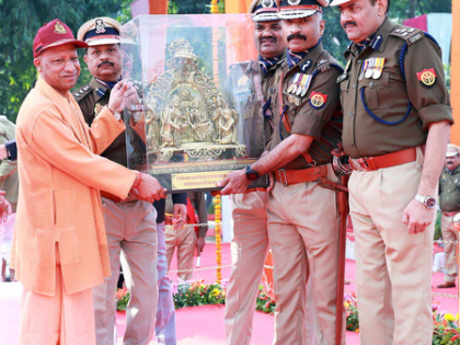 UP CM salutes home guards, honours distinguished officers on 63rd Foundation Day | UP CM salutes home guards, honours distinguished officers on 63rd Foundation Day