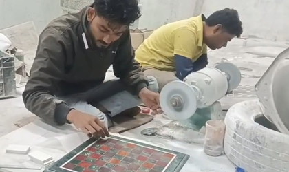 Marble chess from Agra reaches Kremlin: Artisans thank PM Modi | Marble chess from Agra reaches Kremlin: Artisans thank PM Modi Marble chess from Agra reaches Kremlin: Artisans thank PM Modi | Marble chess from Agra reaches Kremlin: Artisans thank PM Modi