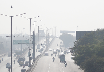 Delhi’s air quality sees mild improvement but remains ‘poor’; smog persists across city | Delhi’s air quality sees mild improvement but remains ‘poor’; smog persists across city Delhi’s air quality sees mild improvement but remains ‘poor’; smog persists across city | Delhi’s air quality sees mild improvement but remains ‘poor’; smog persists across city