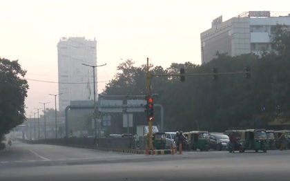 Delhi continues to struggle with toxic air as AQI remains poor | Delhi continues to struggle with toxic air as AQI remains poor Delhi continues to struggle with toxic air as AQI remains poor | Delhi continues to struggle with toxic air as AQI remains poor