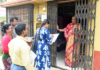 SIR in West Bengal: Woman BLO accused of giving proxy of BLO related to her | SIR in West Bengal: Woman BLO accused of giving proxy of BLO related to her SIR in West Bengal: Woman BLO accused of giving proxy of BLO related to her | SIR in West Bengal: Woman BLO accused of giving proxy of BLO related to her