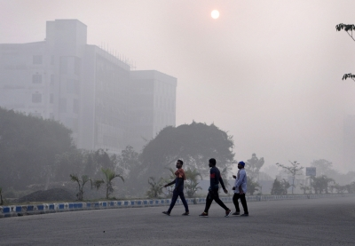 Kolkata’s air turns more hazardous than Delhi, AQI shoots up to 342 | Kolkata’s air turns more hazardous than Delhi, AQI shoots up to 342