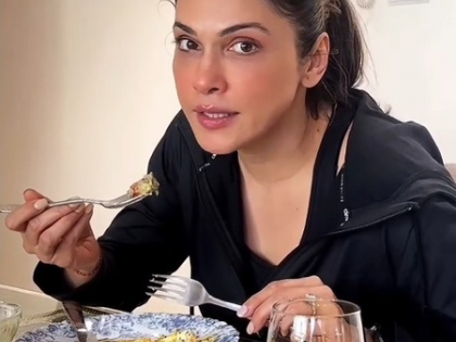 Isha Koppikar explains how abs are made in the kitchen not in the gym | Isha Koppikar explains how abs are made in the kitchen not in the gym Isha Koppikar explains how abs are made in the kitchen not in the gym | Isha Koppikar explains how abs are made in the kitchen not in the gym