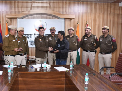 Shahdara Police recover 625 stolen phones worth Rs 1 crore under ‘Operation Vishwas-2025’ | Shahdara Police recover 625 stolen phones worth Rs 1 crore under ‘Operation Vishwas-2025’ Shahdara Police recover 625 stolen phones worth Rs 1 crore under ‘Operation Vishwas-2025’ | Shahdara Police recover 625 stolen phones worth Rs 1 crore under ‘Operation Vishwas-2025’