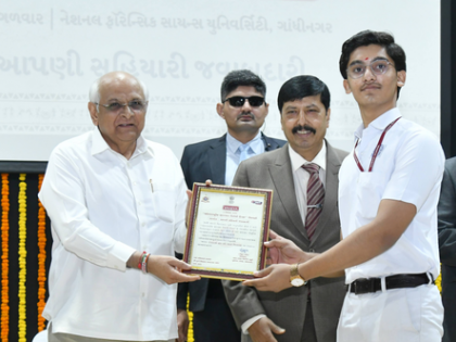 International Anti-Corruption Day: Gujarat CM honours ACB officers and citizens who exposed corruption | International Anti-Corruption Day: Gujarat CM honours ACB officers and citizens who exposed corruption International Anti-Corruption Day: Gujarat CM honours ACB officers and citizens who exposed corruption | International Anti-Corruption Day: Gujarat CM honours ACB officers and citizens who exposed corruption