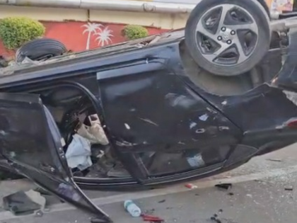 Narrow escape for MP cops as speeding vehicle hits police car in Bhopal | Narrow escape for MP cops as speeding vehicle hits police car in Bhopal