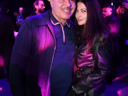 Riyaa Senn poses with ‘Mambo No. 5’ hitmaker Lou Bega | Riyaa Senn poses with ‘Mambo No. 5’ hitmaker Lou Bega