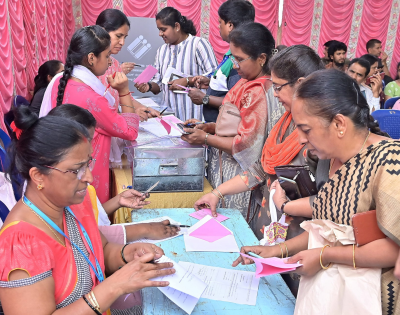 K'taka SIT files charge sheet in Aland voter fraud case; names 7, including BJP ex-MLA | K'taka SIT files charge sheet in Aland voter fraud case; names 7, including BJP ex-MLA K'taka SIT files charge sheet in Aland voter fraud case; names 7, including BJP ex-MLA | K'taka SIT files charge sheet in Aland voter fraud case; names 7, including BJP ex-MLA