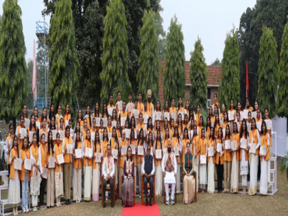 75-pc students women, a reflection of empowerment at PU: Punjab Governor | 75-pc students women, a reflection of empowerment at PU: Punjab Governor 75-pc students women, a reflection of empowerment at PU: Punjab Governor | 75-pc students women, a reflection of empowerment at PU: Punjab Governor