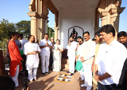 Maha DCM Eknath Shinde visits RSS headquarters, Dikshabhumi; underscores national service and equality | Maha DCM Eknath Shinde visits RSS headquarters, Dikshabhumi; underscores national service and equality Maha DCM Eknath Shinde visits RSS headquarters, Dikshabhumi; underscores national service and equality | Maha DCM Eknath Shinde visits RSS headquarters, Dikshabhumi; underscores national service and equality