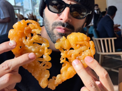 Kartik Aaryan gorges on heart-shaped ‘jalebi, fafda’ in Ahmedabad | Kartik Aaryan gorges on heart-shaped ‘jalebi, fafda’ in Ahmedabad Kartik Aaryan gorges on heart-shaped ‘jalebi, fafda’ in Ahmedabad | Kartik Aaryan gorges on heart-shaped ‘jalebi, fafda’ in Ahmedabad
