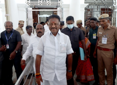 Former TN CM Panneerselvam likely to float new political outfit | Former TN CM Panneerselvam likely to float new political outfit Former TN CM Panneerselvam likely to float new political outfit | Former TN CM Panneerselvam likely to float new political outfit
