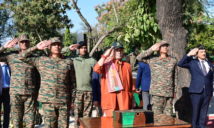 J&K L-G Sinha inaugurates 108-ft National Flag mast on Vijay Diwas in Akhnoor | J&K L-G Sinha inaugurates 108-ft National Flag mast on Vijay Diwas in Akhnoor J&K L-G Sinha inaugurates 108-ft National Flag mast on Vijay Diwas in Akhnoor | J&K L-G Sinha inaugurates 108-ft National Flag mast on Vijay Diwas in Akhnoor