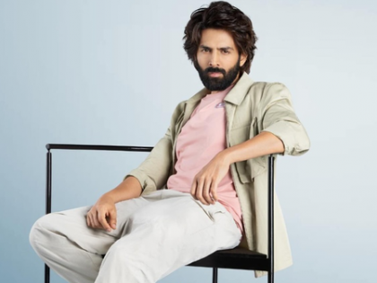 Karan Johar turns match-maker for Kartik Aaryan | Karan Johar turns match-maker for Kartik Aaryan Karan Johar turns match-maker for Kartik Aaryan | Karan Johar turns match-maker for Kartik Aaryan