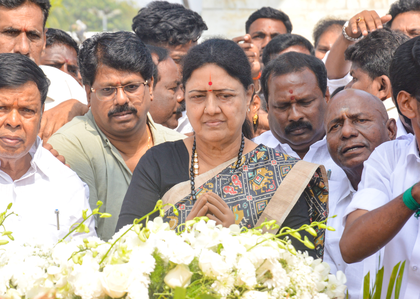 Sasikala to field candidates in TN Assembly polls, announcement on Jayalalithaa’s birth anniversary | Sasikala to field candidates in TN Assembly polls, announcement on Jayalalithaa’s birth anniversary Sasikala to field candidates in TN Assembly polls, announcement on Jayalalithaa’s birth anniversary | Sasikala to field candidates in TN Assembly polls, announcement on Jayalalithaa’s birth anniversary