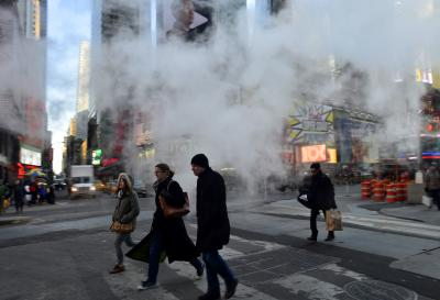 Winter storm hits US, snarls thousands of flights | Winter storm hits US, snarls thousands of flights Winter storm hits US, snarls thousands of flights | Winter storm hits US, snarls thousands of flights