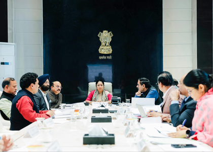 Delhi Metro officials brief CM Rekha Gupta on anti-smog guns, mist sprays to check pollution | Delhi Metro officials brief CM Rekha Gupta on anti-smog guns, mist sprays to check pollution Delhi Metro officials brief CM Rekha Gupta on anti-smog guns, mist sprays to check pollution | Delhi Metro officials brief CM Rekha Gupta on anti-smog guns, mist sprays to check pollution