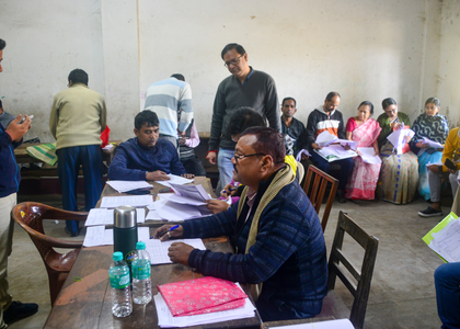 Bengal SIR: Trinamool Congress leader moves SC against 'unreasonable' timeline | Bengal SIR: Trinamool Congress leader moves SC against 'unreasonable' timeline Bengal SIR: Trinamool Congress leader moves SC against 'unreasonable' timeline | Bengal SIR: Trinamool Congress leader moves SC against 'unreasonable' timeline