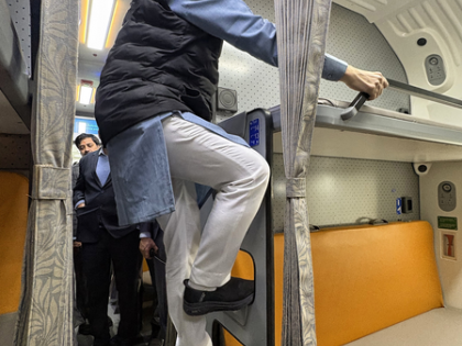 Plan firmed up to produce 260 Vande Bharat sleeper trains: Ashwini Vaishnaw | Plan firmed up to produce 260 Vande Bharat sleeper trains: Ashwini Vaishnaw Plan firmed up to produce 260 Vande Bharat sleeper trains: Ashwini Vaishnaw | Plan firmed up to produce 260 Vande Bharat sleeper trains: Ashwini Vaishnaw