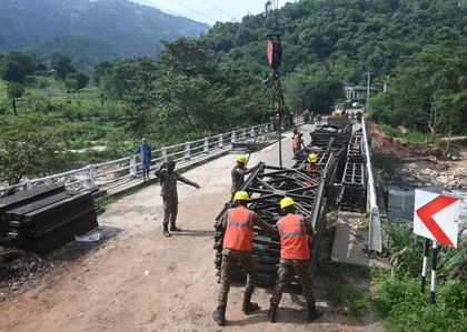Op Sagar Bandhu: Indian Army continues relief push in cyclone-hit Sri Lanka | Op Sagar Bandhu: Indian Army continues relief push in cyclone-hit Sri Lanka Op Sagar Bandhu: Indian Army continues relief push in cyclone-hit Sri Lanka | Op Sagar Bandhu: Indian Army continues relief push in cyclone-hit Sri Lanka