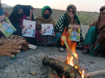 Pakistan: Baloch families block CPEC in Kech over enforced disappearances of four members | Pakistan: Baloch families block CPEC in Kech over enforced disappearances of four members Pakistan: Baloch families block CPEC in Kech over enforced disappearances of four members | Pakistan: Baloch families block CPEC in Kech over enforced disappearances of four members