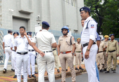 After ED, now police attacked in Bengal's Sandeshkhali | After ED, now police attacked in Bengal's Sandeshkhali After ED, now police attacked in Bengal's Sandeshkhali | After ED, now police attacked in Bengal's Sandeshkhali