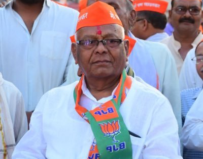 Maha: BJP serves show cause notice to MLA over alliance with AIMIM in Akot civic body | Maha: BJP serves show cause notice to MLA over alliance with AIMIM in Akot civic body Maha: BJP serves show cause notice to MLA over alliance with AIMIM in Akot civic body | Maha: BJP serves show cause notice to MLA over alliance with AIMIM in Akot civic body