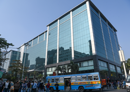 I-PAC raid row: SC to hear ED plea alleging interference by Mamata Banerjee tomorrow | I-PAC raid row: SC to hear ED plea alleging interference by Mamata Banerjee tomorrow I-PAC raid row: SC to hear ED plea alleging interference by Mamata Banerjee tomorrow | I-PAC raid row: SC to hear ED plea alleging interference by Mamata Banerjee tomorrow