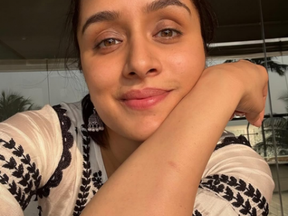 Shraddha Kapoor jokes about ‘blocking’ those who don’t like 'dhoop', shares sun-kissed photos | Shraddha Kapoor jokes about ‘blocking’ those who don’t like 'dhoop', shares sun-kissed photos Shraddha Kapoor jokes about ‘blocking’ those who don’t like 'dhoop', shares sun-kissed photos | Shraddha Kapoor jokes about ‘blocking’ those who don’t like 'dhoop', shares sun-kissed photos