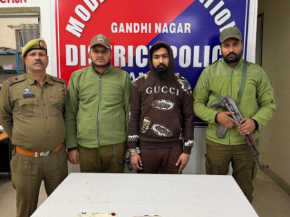 Narco-terror case accused arrested in Jammu, arms and ammunition recovered | Narco-terror case accused arrested in Jammu, arms and ammunition recovered Narco-terror case accused arrested in Jammu, arms and ammunition recovered | Narco-terror case accused arrested in Jammu, arms and ammunition recovered