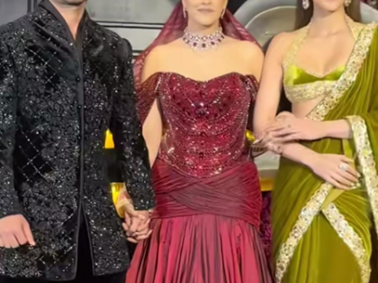 Kriti Sanon gives a retro touch to her saree look at sister Nupur Sanon's wedding reception | Kriti Sanon gives a retro touch to her saree look at sister Nupur Sanon's wedding reception Kriti Sanon gives a retro touch to her saree look at sister Nupur Sanon's wedding reception | Kriti Sanon gives a retro touch to her saree look at sister Nupur Sanon's wedding reception