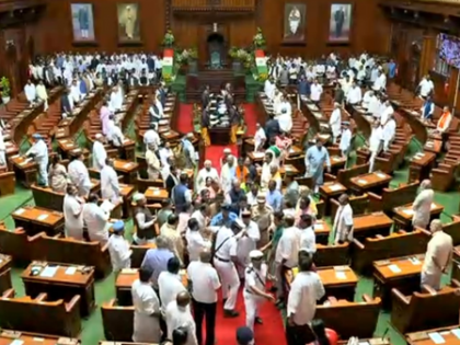 K'taka Governor junks govt-prepared speech, ends address in few lines; high drama in joint session | K'taka Governor junks govt-prepared speech, ends address in few lines; high drama in joint session K'taka Governor junks govt-prepared speech, ends address in few lines; high drama in joint session | K'taka Governor junks govt-prepared speech, ends address in few lines; high drama in joint session