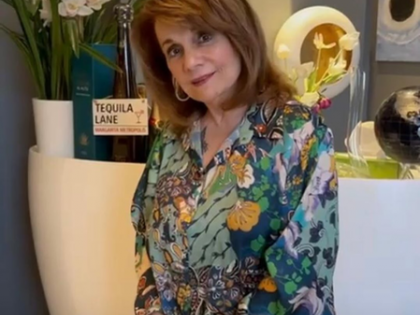 Mumtaz flaunts her short hair, asks netizens 'Like It?' | Mumtaz flaunts her short hair, asks netizens 'Like It?' Mumtaz flaunts her short hair, asks netizens 'Like It?' | Mumtaz flaunts her short hair, asks netizens 'Like It?'