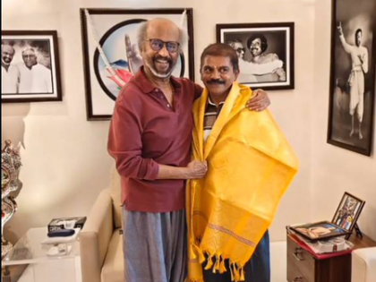 Rajinikanth gifts gold chain to Madurai fan who sells parottas at Rs 5 a piece | Rajinikanth gifts gold chain to Madurai fan who sells parottas at Rs 5 a piece Rajinikanth gifts gold chain to Madurai fan who sells parottas at Rs 5 a piece | Rajinikanth gifts gold chain to Madurai fan who sells parottas at Rs 5 a piece