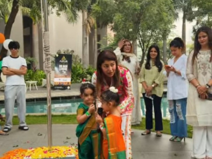 Debinna Bonnerjee ‘shows up’ despite being tired for her baby girls, drapes them in Nauvaari sarees on Republic Day | Debinna Bonnerjee ‘shows up’ despite being tired for her baby girls, drapes them in Nauvaari sarees on Republic Day Debinna Bonnerjee ‘shows up’ despite being tired for her baby girls, drapes them in Nauvaari sarees on Republic Day | Debinna Bonnerjee ‘shows up’ despite being tired for her baby girls, drapes them in Nauvaari sarees on Republic Day