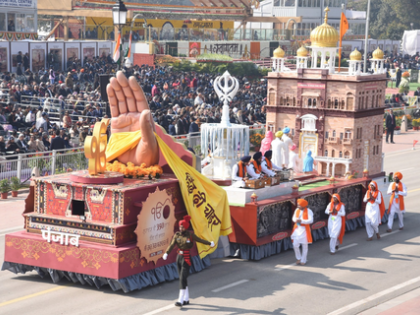 Punjab tableau honours Guru Tegh Bahadur’s legacy at R-Day parade | Punjab tableau honours Guru Tegh Bahadur’s legacy at R-Day parade Punjab tableau honours Guru Tegh Bahadur’s legacy at R-Day parade | Punjab tableau honours Guru Tegh Bahadur’s legacy at R-Day parade