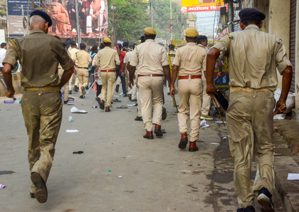 Six cops injured in attack in Bihar's Jehanabad, 2nd incident in 24 hours | Six cops injured in attack in Bihar's Jehanabad, 2nd incident in 24 hours Six cops injured in attack in Bihar's Jehanabad, 2nd incident in 24 hours | Six cops injured in attack in Bihar's Jehanabad, 2nd incident in 24 hours