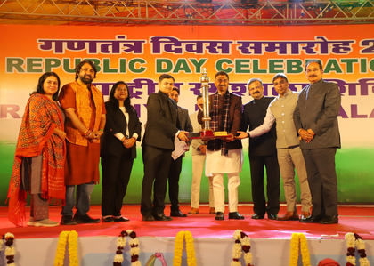 Gujarat tableau receives popular choice honour in New Delhi | Gujarat tableau receives popular choice honour in New Delhi Gujarat tableau receives popular choice honour in New Delhi | Gujarat tableau receives popular choice honour in New Delhi