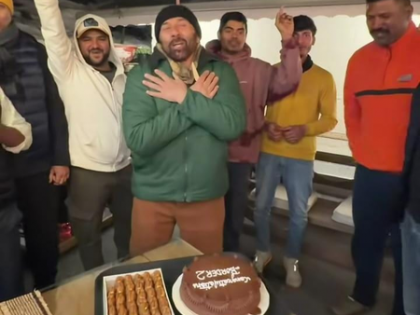 Sunny Deol sings 'Happy Border to Me' during a fun celebration with his team | Sunny Deol sings 'Happy Border to Me' during a fun celebration with his team Sunny Deol sings 'Happy Border to Me' during a fun celebration with his team | Sunny Deol sings 'Happy Border to Me' during a fun celebration with his team