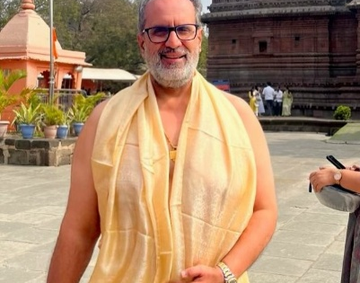 Anand L. Rai seeks blessings at Grishneshwar temple | Anand L. Rai seeks blessings at Grishneshwar temple Anand L. Rai seeks blessings at Grishneshwar temple | Anand L. Rai seeks blessings at Grishneshwar temple