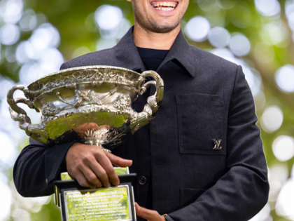 Alcaraz pulls out of Wimbledon and Queen’s owing to lingering wrist injury | Alcaraz pulls out of Wimbledon and Queen’s owing to lingering wrist injury Alcaraz pulls out of Wimbledon and Queen’s owing to lingering wrist injury | Alcaraz pulls out of Wimbledon and Queen’s owing to lingering wrist injury