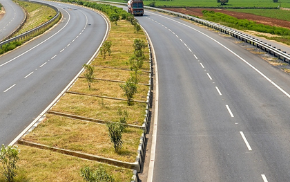 Centre built 57,125 km of national highways in last 5 years: Nitin Gadkari | Centre built 57,125 km of national highways in last 5 years: Nitin Gadkari Centre built 57,125 km of national highways in last 5 years: Nitin Gadkari | Centre built 57,125 km of national highways in last 5 years: Nitin Gadkari