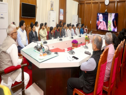 Madhya Pradesh Guv, officials join students to watch ‘Pariksha Pe Charcha’ | Madhya Pradesh Guv, officials join students to watch ‘Pariksha Pe Charcha’ Madhya Pradesh Guv, officials join students to watch ‘Pariksha Pe Charcha’ | Madhya Pradesh Guv, officials join students to watch ‘Pariksha Pe Charcha’