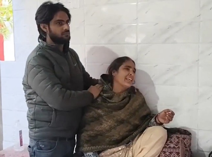 Six killed as speeding truck ploughs into passengers on Yamuna Expressway in Mathura | Six killed as speeding truck ploughs into passengers on Yamuna Expressway in Mathura Six killed as speeding truck ploughs into passengers on Yamuna Expressway in Mathura | Six killed as speeding truck ploughs into passengers on Yamuna Expressway in Mathura