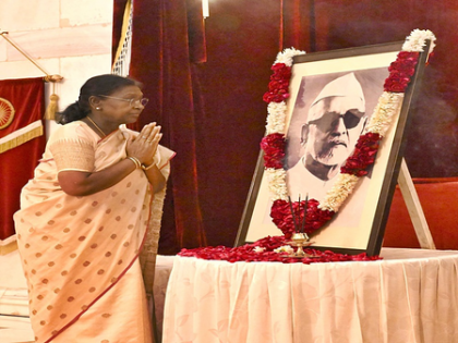 President Droupadi Murmu pays tribute to Dr Zakir Husain on birth anniversary | President Droupadi Murmu pays tribute to Dr Zakir Husain on birth anniversary President Droupadi Murmu pays tribute to Dr Zakir Husain on birth anniversary | President Droupadi Murmu pays tribute to Dr Zakir Husain on birth anniversary