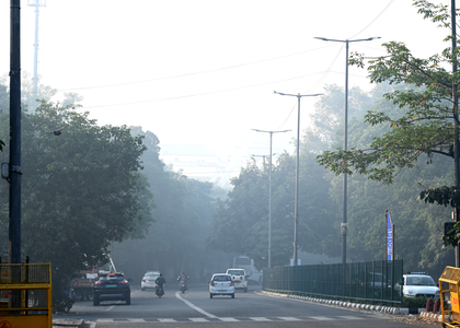 Delhi sees slightly warmer temperature, AQI remains in ‘poor’ category | Delhi sees slightly warmer temperature, AQI remains in ‘poor’ category Delhi sees slightly warmer temperature, AQI remains in ‘poor’ category | Delhi sees slightly warmer temperature, AQI remains in ‘poor’ category